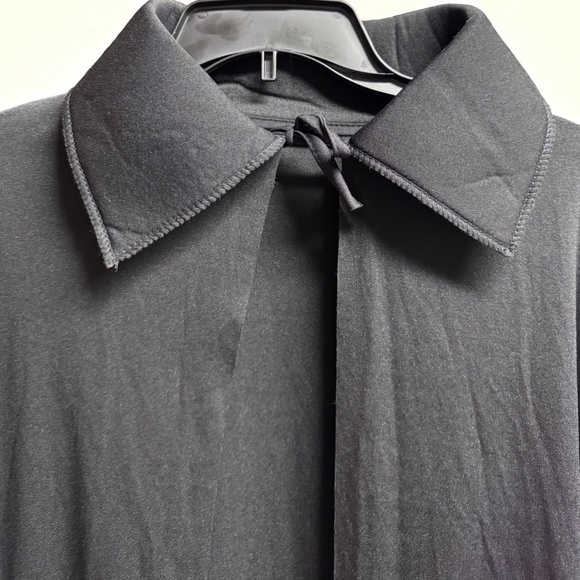 🦇 NWOT 👻 Black Vampire Cape: Fang-tastic Style Alert! 🦇 Unisex - One Size - Picture 5 of 6